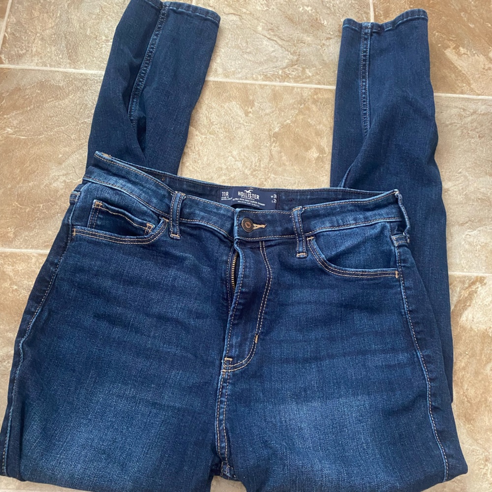 Hollister Ultra High Rise Super Skinny - Soft Stretch